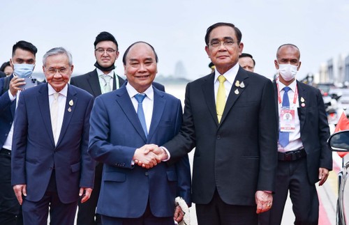Staatspräsident Nguyen Xuan Phuc beginnt seinen Thailand-Besuch - ảnh 1