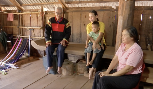 Dorfälteste, angesehene Personen sind Brückenbauer für nationale Solidarität in Dak Lak - ảnh 1