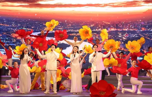 Kunstprogramm „Stolz auf die Stadt mit Seinem Namen - ảnh 1