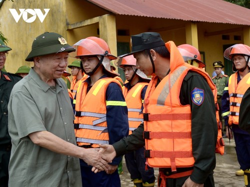 KPV-Generalsekretär und Staatspräsident To Lam leitet die Beseitigung von Flutfolgen in Tuyen Quang - ảnh 1