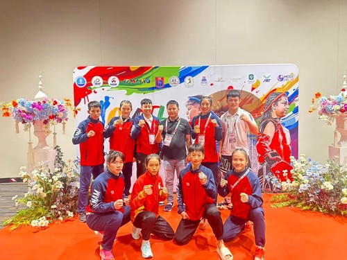 Vietnamesisches Muaythai-Team gewinnt eine Goldmedaille bei Muaythai-Junioren-Weltmeisterschaft 2024 - ảnh 1