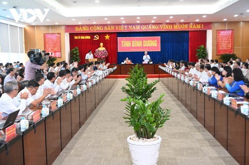 Premierminister Pham Minh Chinh tagt mit der Parteileitung von Binh Duong - ảnh 1