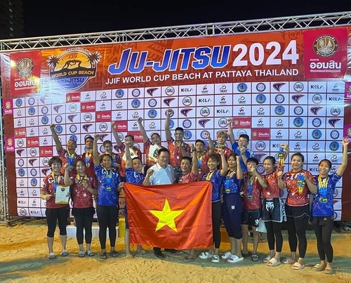 Vietnam führt den Jujitsu World Cup Beach 2024 an - ảnh 1