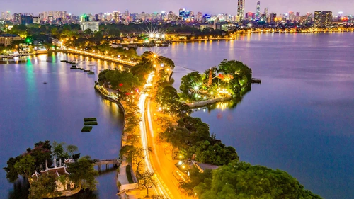 Hanoi bereitet sich auf Lichtkonzert zum neuen Jahr 2025 vor - ảnh 1