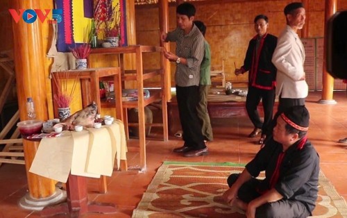 Sitten und Bräuche zum Tetfest der Pa Then in Ha Giang - ảnh 2