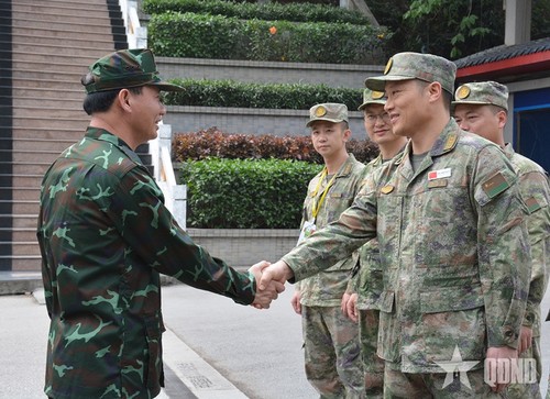 Austausch vietnamesischer und chinesischer Militärärzte - ảnh 1