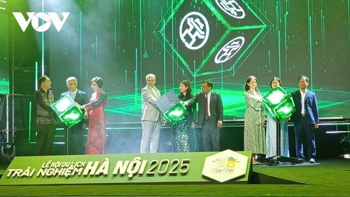 Eröffnung des Tourismusfestivals Hanoi 2025 - ảnh 1