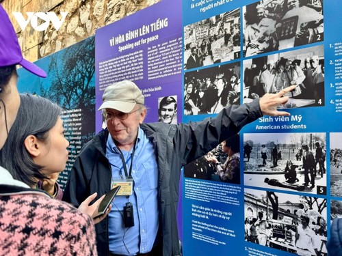 Ausstellung zum Sieg „Dien Bien Phu in der Luft“ im Hoa-Lo-Gefängnis in Hanoi - ảnh 1