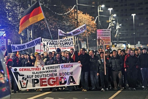 Puluhan ribu orang Jerman menandatangani untuk memprotes gerakan PEGIDA - ảnh 1