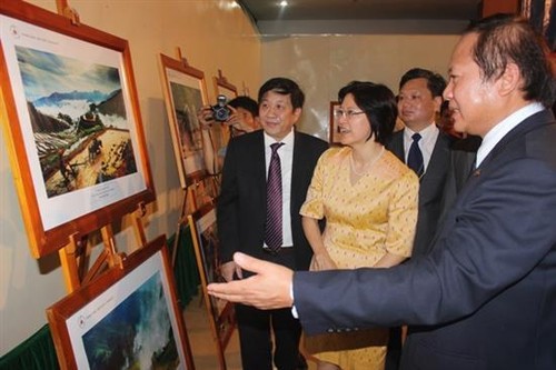 Pameran foto dan film dokumenter dalam komunitas ASEAN - ảnh 1