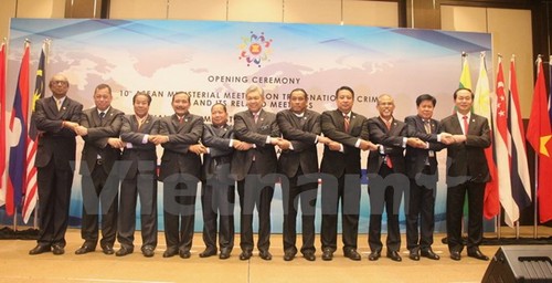 Menteri Keamanan Publik Vietnam, Tran Dai Quang menghadiri Konferensi AMMTC 10 di Malaysia - ảnh 1