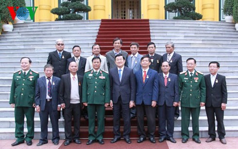 Presiden Vietnam, Truong Tan Sang menerima rombongan anak-anak pembasmi serdadu Amerika Serikat dari Vietnam Selatan - ảnh 1