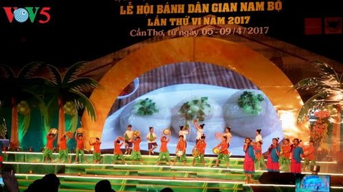 Acara pembukaan Festival ke-6 kue tradisional Nam Bo tahun 2017 - ảnh 1