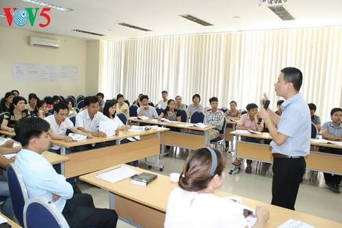 Proyek mengembangkan badan usaha kecil dan menengah di kabupaten Hoai Duc, kota Hanoi menciptakan peluang untuk mengembangkan masyarakat - ảnh 1