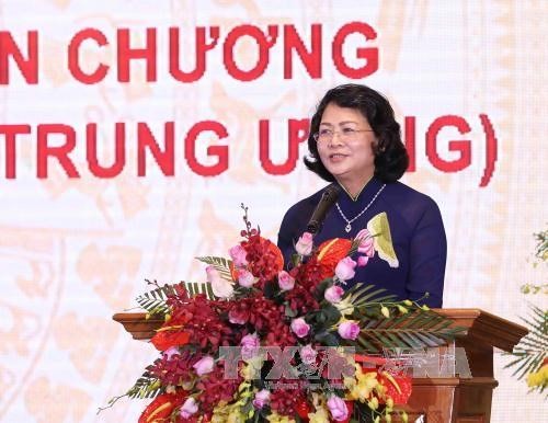 Wapres Vietnam, Dang Thi Ngoc Thinh memimpin sidang Dewan Kompetisi  dan  Pemberian Penghargaan Pusat - ảnh 1