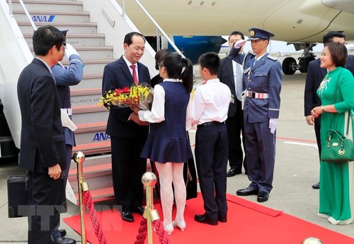 陈大光和夫人开始对日本进行国事访问 - ảnh 1