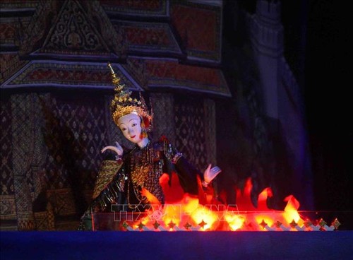 Banyak rombongan internasional berpartisipasi pada Festival wayang di Provinsi Ninh Binh. - ảnh 1