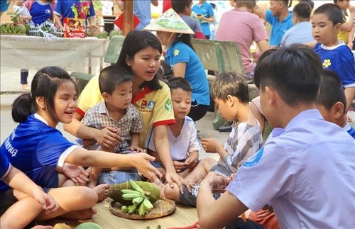 Aktivitas Pikirkan Kehidupan Masyarakat di Seluruh Negeri pada Hari Raya Tet - ảnh 1