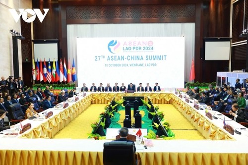 PM Pham Minh Chinh Hadiri Berbagai KTT ASEAN +1 dengan Para Mitra Tiongkok dan Republik Korea - ảnh 1