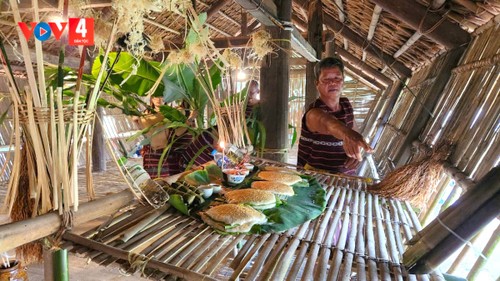 Upacara Sedekah Dewi Sayangva dari Warga Etnis Minoritas Cho Ro - ảnh 2