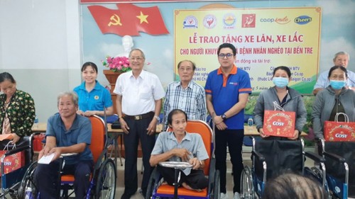Para Anggota Partai Komunis Vietnam Lansia Berkontribusi pada Kehidupan - ảnh 2