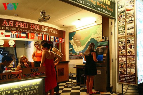 Ночь в «квартале иностранцев» в г. Хошимине - ảnh 14