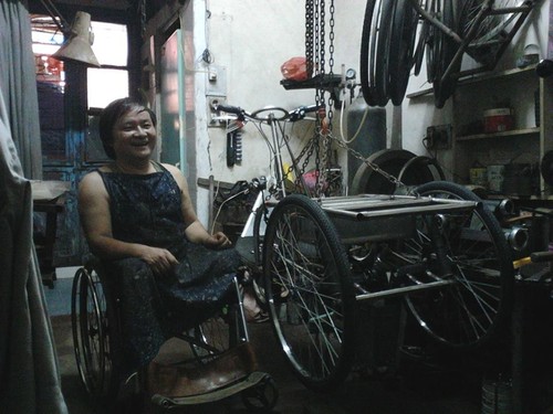 Жизненная энергия и добрая душа талантливого директора-изготовителя инвалидных колясок - ảnh 3