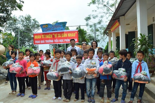 "Vì ta cần nhau" sẻ chia với những em nhỏ nơi vùng lũ Phìn Ngan, Lào Cai - ảnh 1