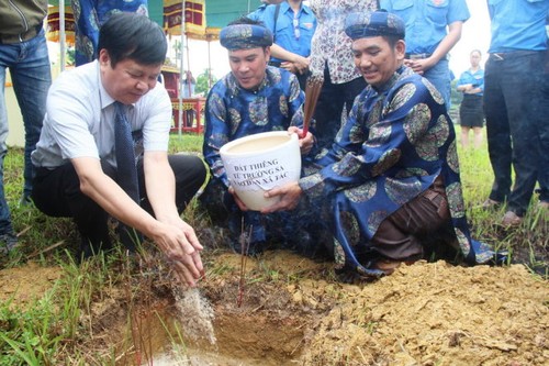 Lễ tiếp nhận đất thiêng từ Huyện đảo Trường Sa vào đàn Xã Tắc  - ảnh 1