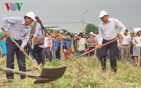 Đà Nẵng tổng ra quân dọn vệ sinh đón Tuần lễ Cấp cao APEC - ảnh 1