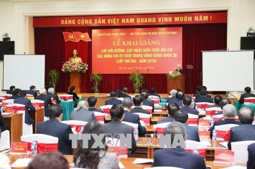 Khai giảng lớp bồi dưỡng, cập nhật kiến thức cho các Uỷ viên Trung ương Đảng Khóa XII  - ảnh 1