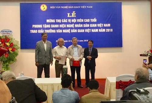 Vinh danh 42 công trình văn nghệ dân gian xuất sắc năm 2018 - ảnh 1