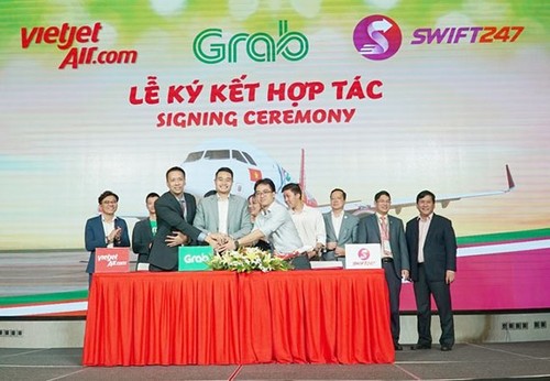 Vietjet, Swift247 và Grab hợp tác toàn diện để phục vụ khách tốt hơn - ảnh 1