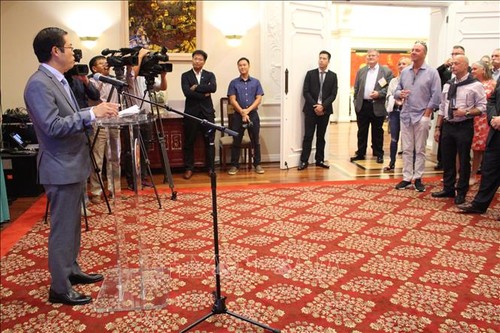 Đại sứ quán Việt Nam tại Mỹ và Viện NFI tổ chức “Giao lưu Thủy sản và Thương mại“ - ảnh 1