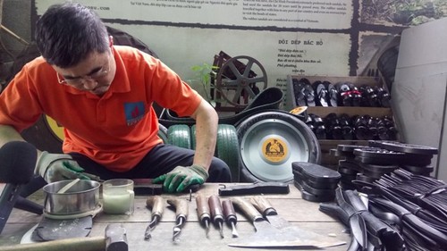 Hành trình phục dựng giá trị lịch sử của thương hiệu “Vua dép lốp” - ảnh 5