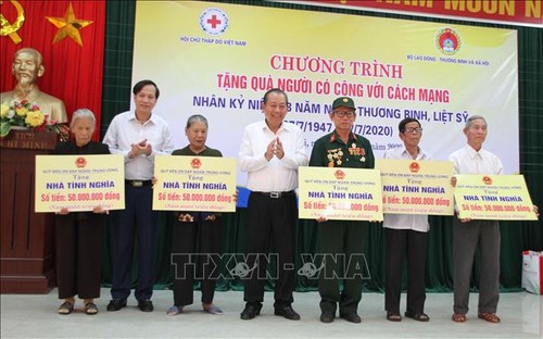 Chương trình “Tặng quà người có công với cách mạng” tại Quảng Trị - ảnh 1