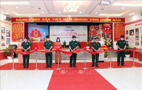 Khai mạc triển lãm “Quốc hội Việt Nam - Những chặng đường đổi mới và phát triển” - ảnh 1