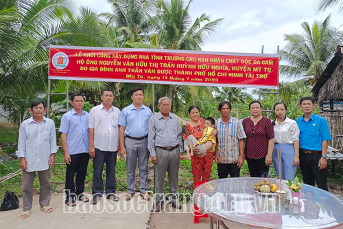 Tỉnh Sóc Trăng chăm lo cho các nạn nhân da cam, người khuyết tật - ảnh 1