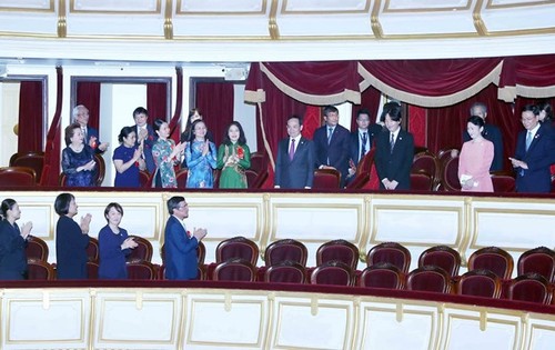 Hoàng Thái tử và Công nương Nhật Bản dự công chiếu vở opera Công nữ Anio - ảnh 1