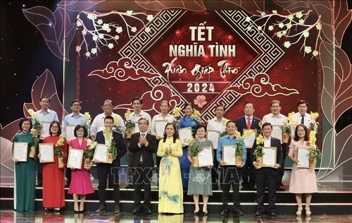 “Tết nghĩa tình - Xuân Giáp Thìn 2024”: Huy động hơn 8,2 tỷ đồng chăm lo Tết cho người nghèo - ảnh 1