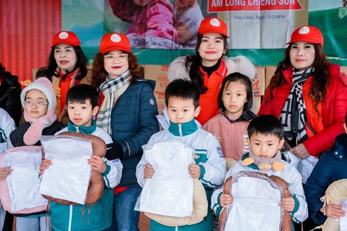 Quỹ nhân ái - Hoa hậu áo dài phu nhân toàn Châu Âu: Trao đi yêu thương để nhận lại yêu thương - ảnh 13