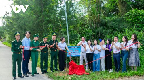 Mang ánh sáng đến vùng biên giới, hải đảo - ảnh 2