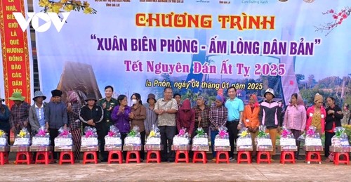 Nhiều hoạt động ý nghĩa trong chương trình Xuân Biên phòng tại các địa phương - ảnh 2