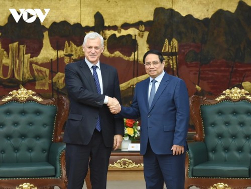 Standard Chartered đồng hành với Việt Nam trong phát triển xanh  - ảnh 1