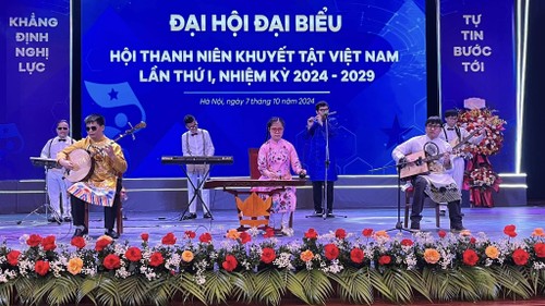 Thủ lĩnh ban nhạc khiếm thị và hành trình vươn tới ước mơ - ảnh 4
