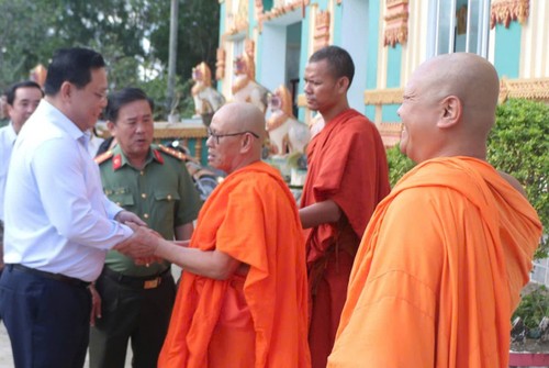 Nhiều địa phương Nam Bộ tổ chức chúc Tết Chôl Chnăm Thmây đồng bào Khmer - ảnh 1