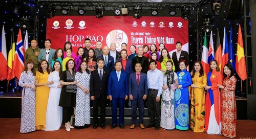 Hội diễn nghệ thuật truyền thống Việt Nam toàn châu Âu: gìn giữ văn hóa Việt Nam cho thế hệ hôm nay và mai sau - ảnh 1