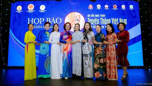 Hội diễn nghệ thuật truyền thống Việt Nam toàn châu Âu: gìn giữ văn hóa Việt Nam cho thế hệ hôm nay và mai sau - ảnh 4