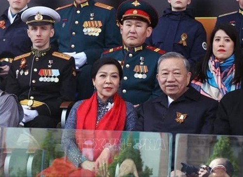 Tổng Bí thư Tô Lâm cùng nguyên thủ, lãnh đạo các nước tham dự Lễ duyệt binh trên Quảng trường Đỏ - ảnh 2