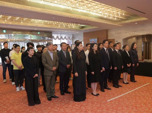 Tổng Lãnh sự quán Việt Nam tại Osaka, Nhật Bản trang trọng tổ chức lễ viếng nguyên Chủ tịch nước Trần Đức Lương - ảnh 1